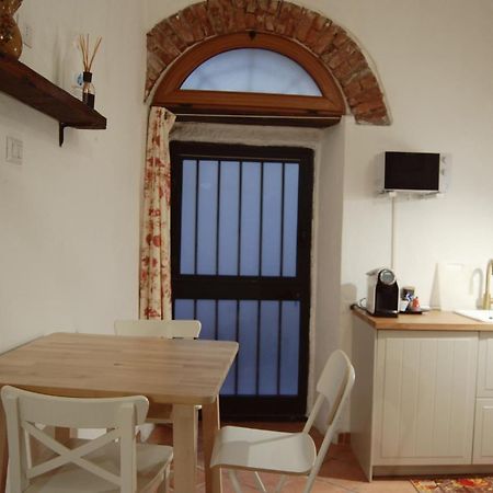 コルニリア Il Soppalco Bed & Breakfast エクステリア 写真