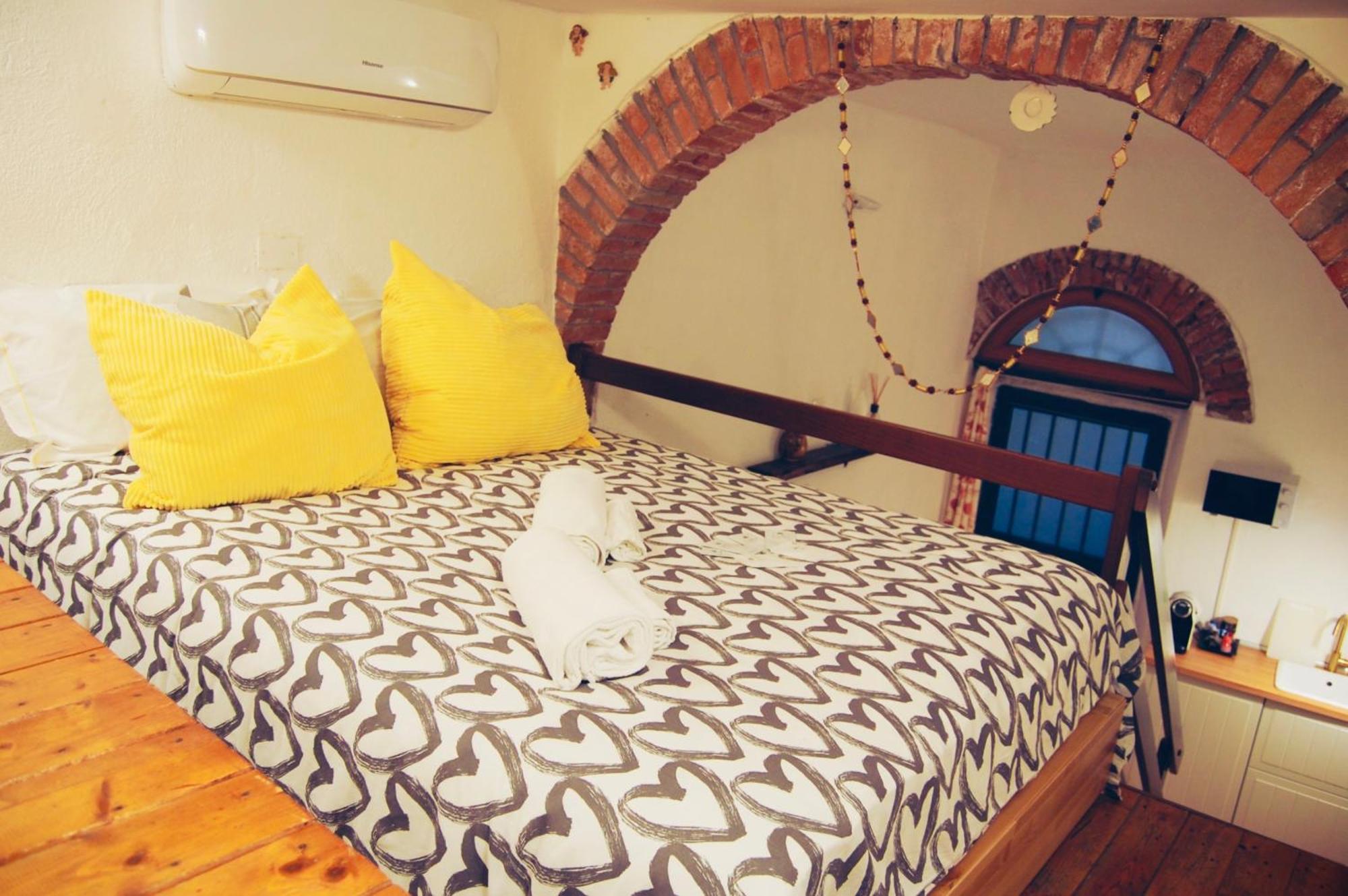コルニリア Il Soppalco Bed & Breakfast エクステリア 写真